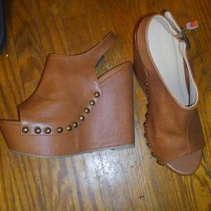 Tan wedges